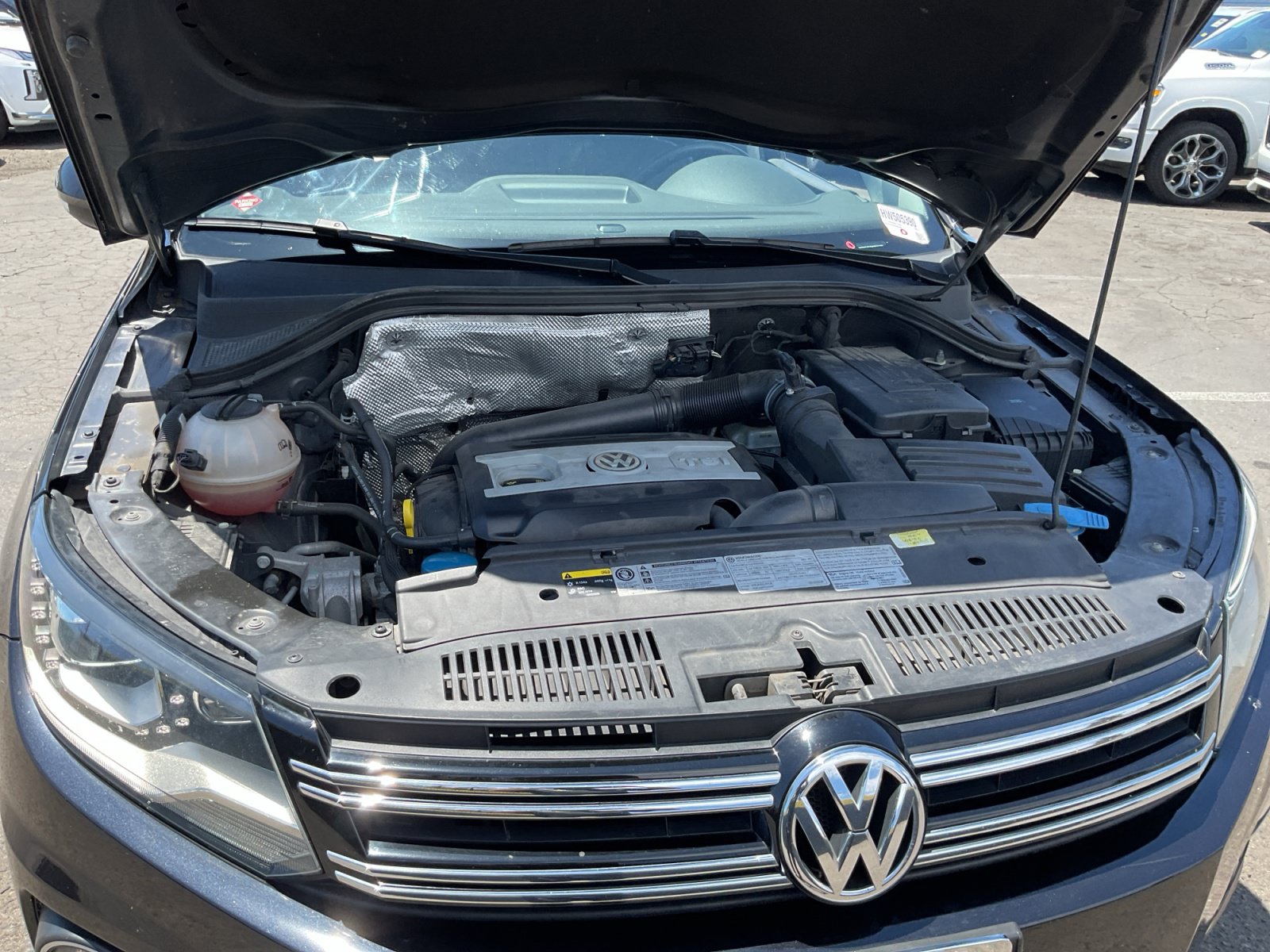 Used 2017 Volkswagen Tiguan Sport AWD/4WD image 22