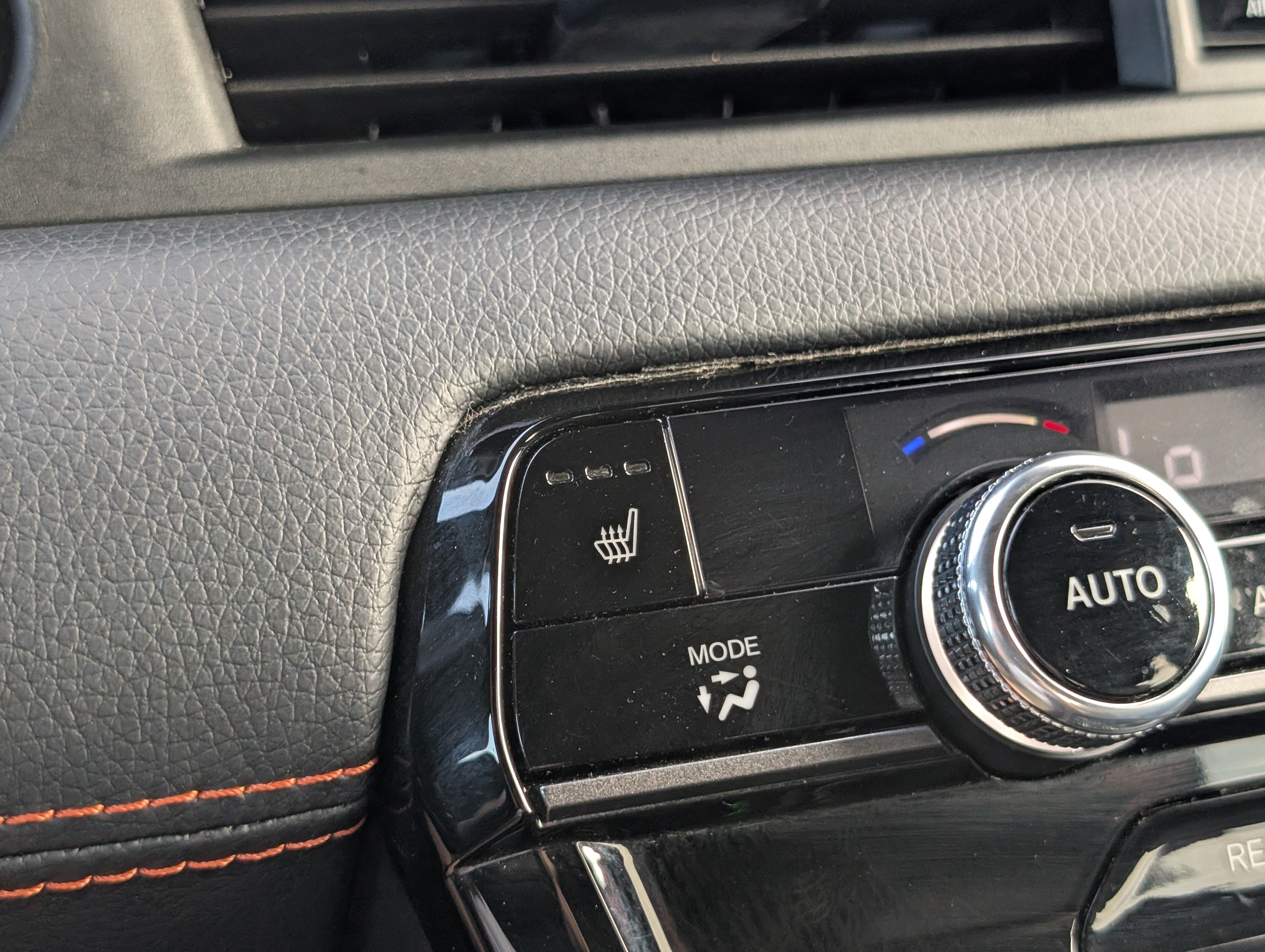 Used 2025 Honda Pilot TrailSport image 19