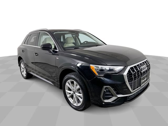 Used 2022 Audi Q3 2.0T Premium AWD/4WD image 2