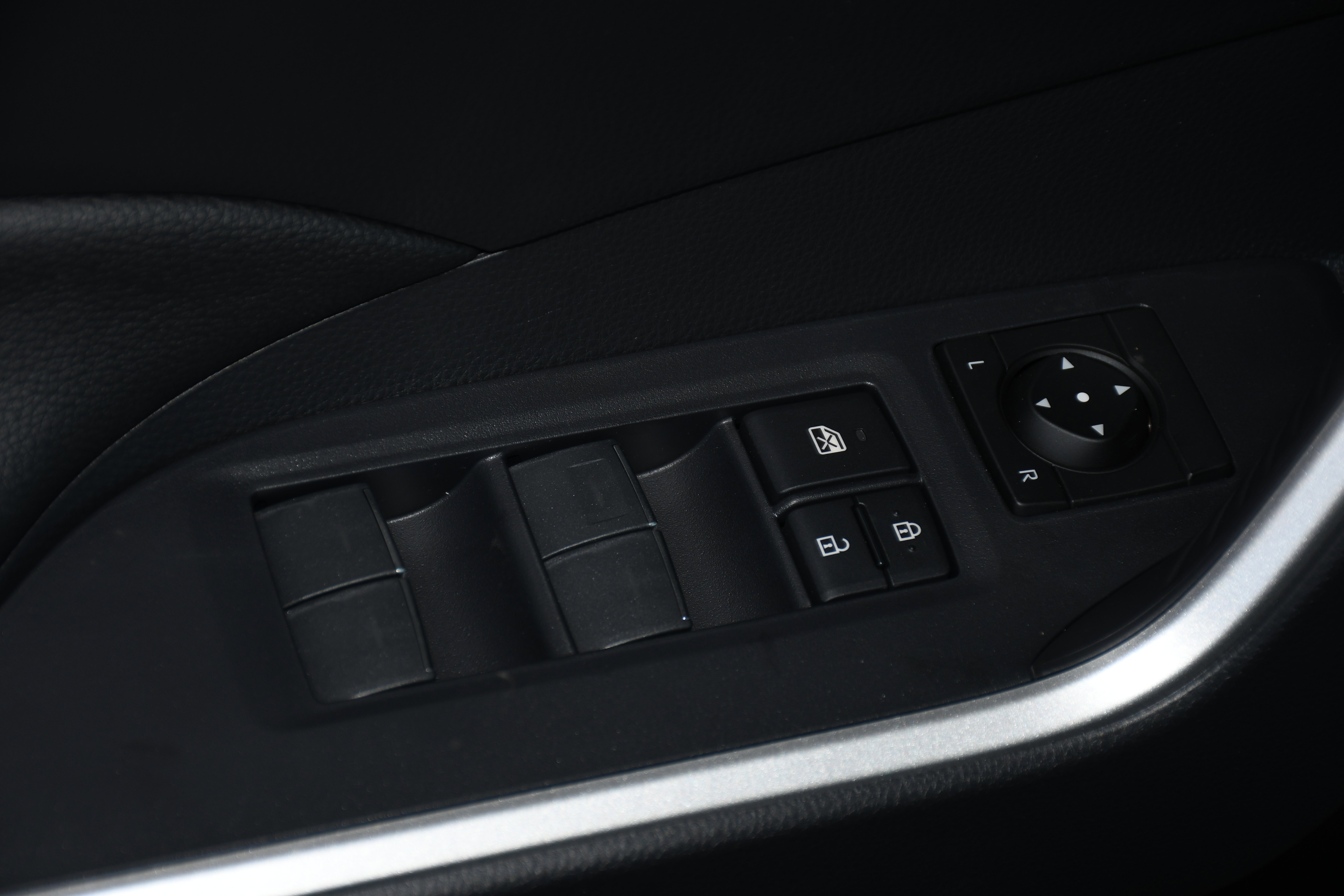 New 2025 Toyota RAV4 XLE image 6