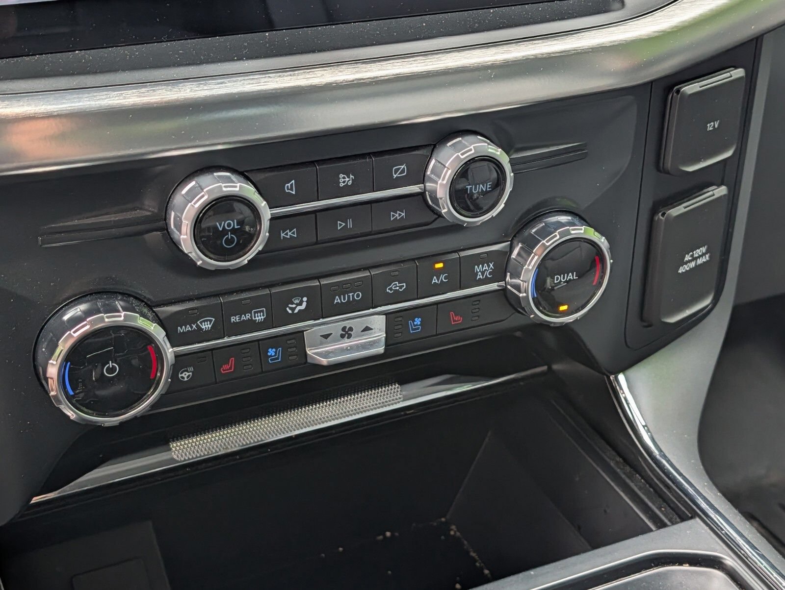 Used 2023 Ford F150 Lariat AWD/4WD image 10
