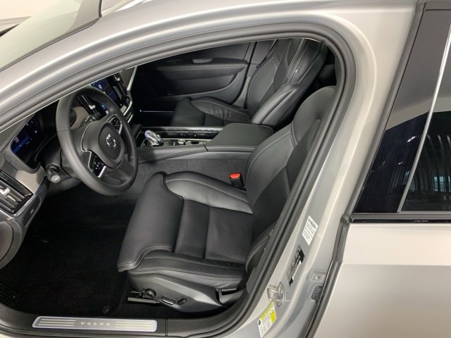 Used 2024 Volvo V90 B6 Cross Country Ultimate w/ Protection Package Premier image 18