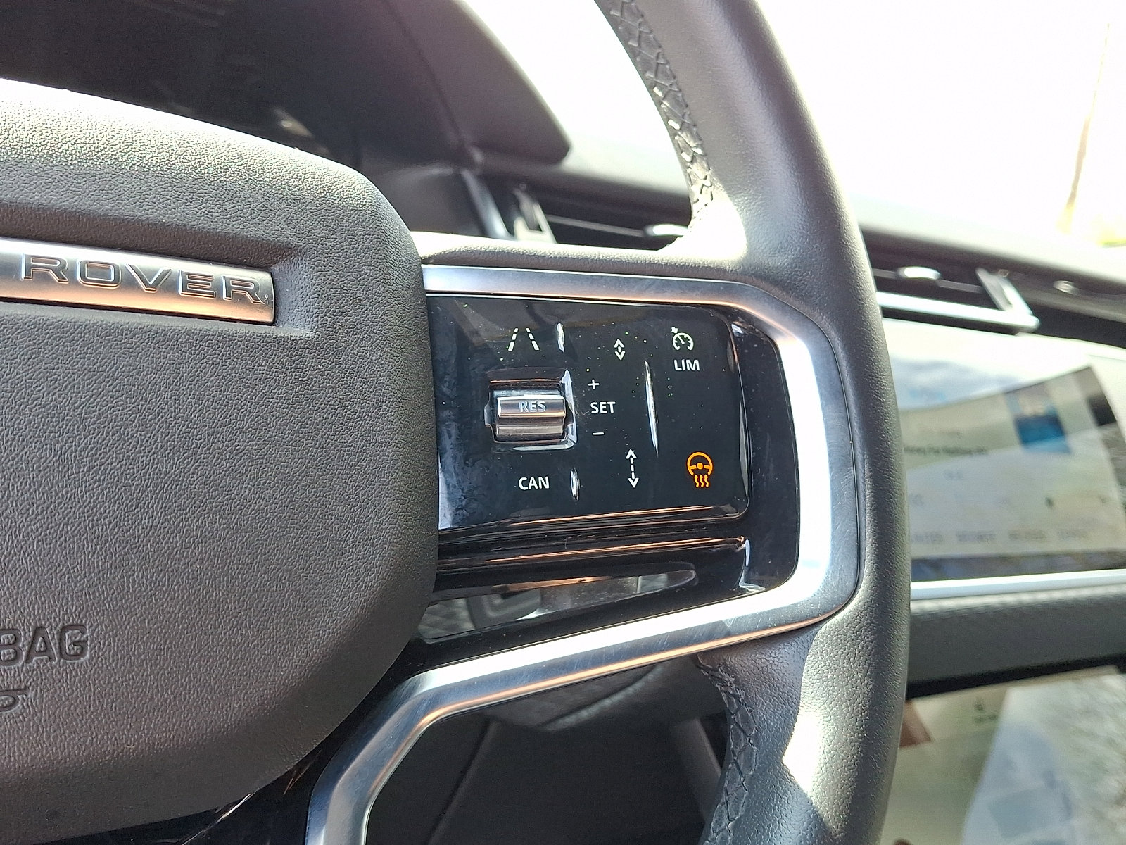 Used 2023 Land Rover Range Rover Velar R-Dynamic S image 22