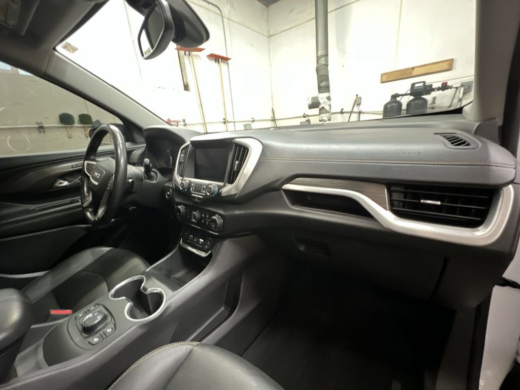 Used 2021 GMC Terrain SLT w/ Elevation Edition image 28