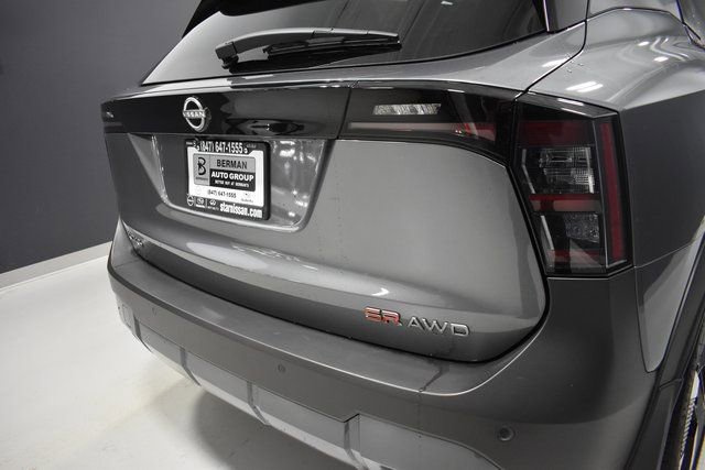 Certified 2025 Nissan Kicks SR image 12