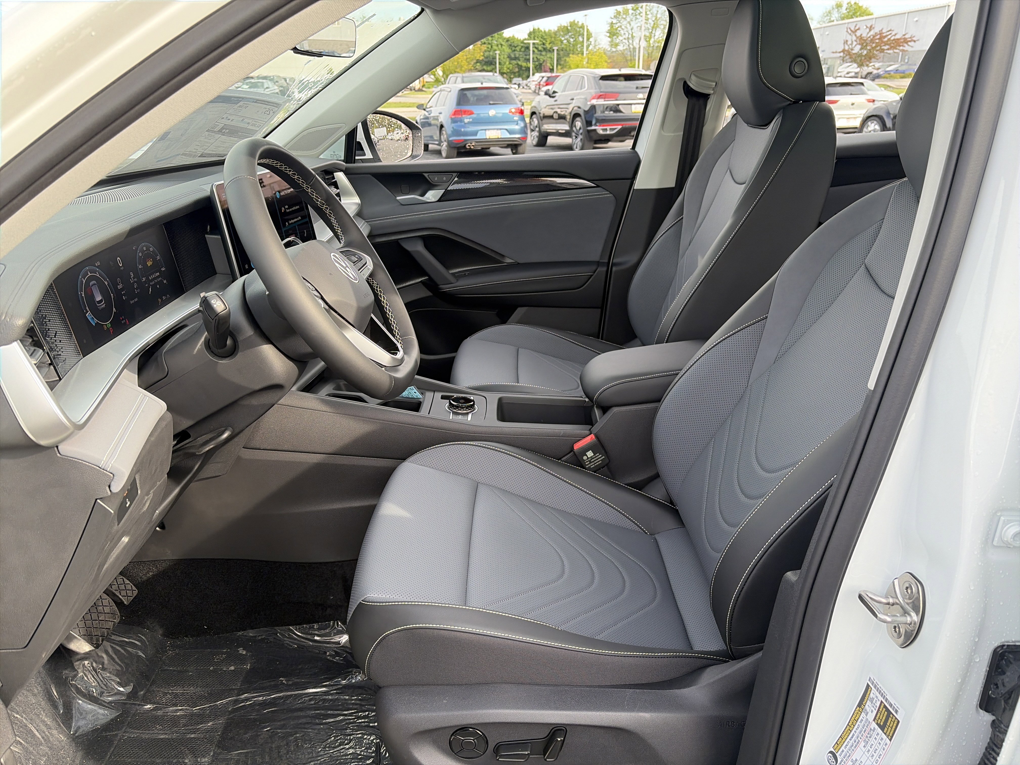 New 2026 Volkswagen Tiguan SE AWD/4WD image 11