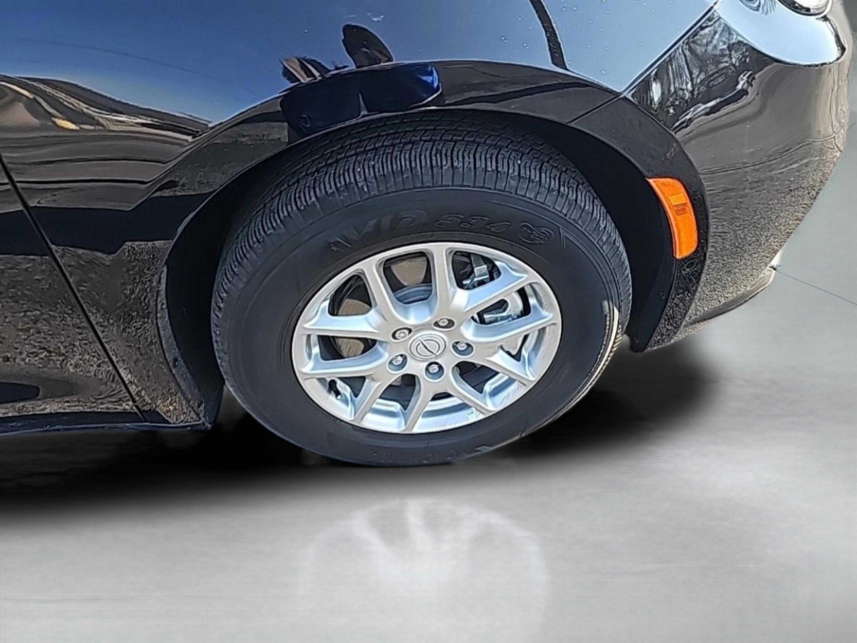 Used 2026 Chrysler Pacifica Select image 15