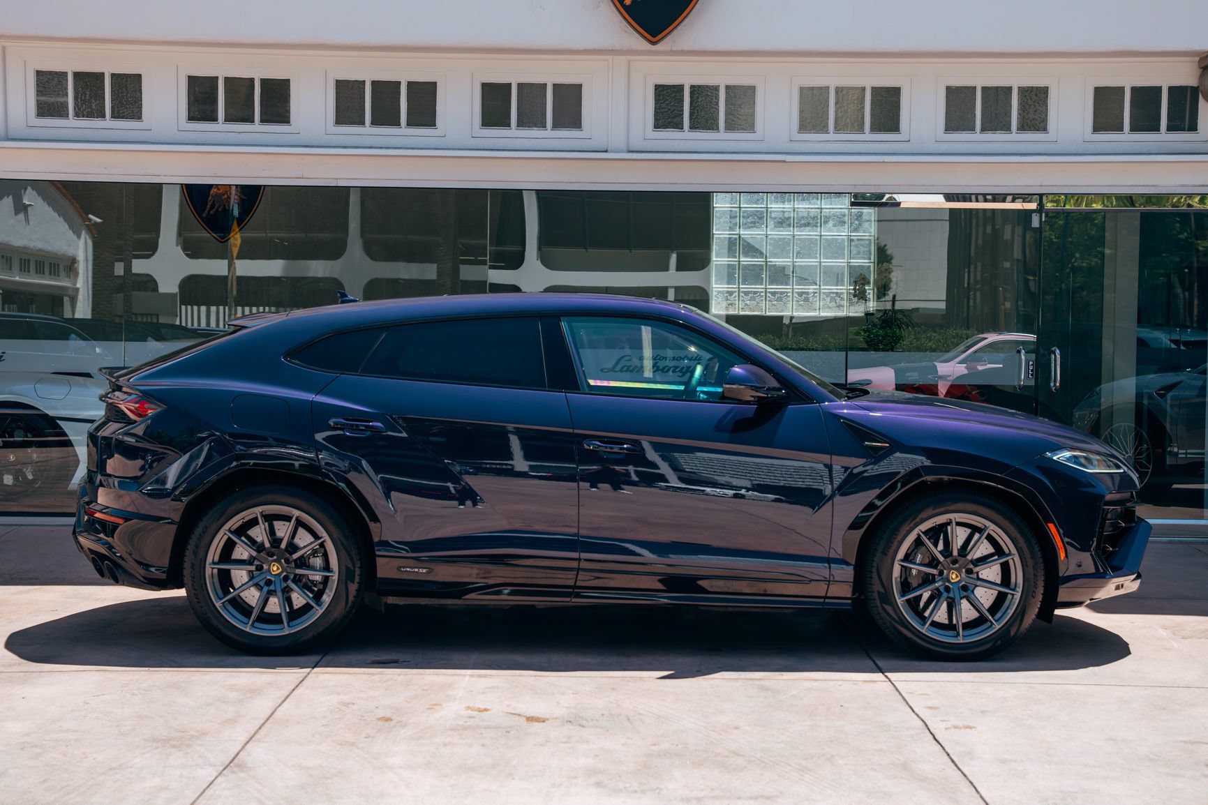 Used 2025 Lamborghini Urus S AWD/4WD image 2