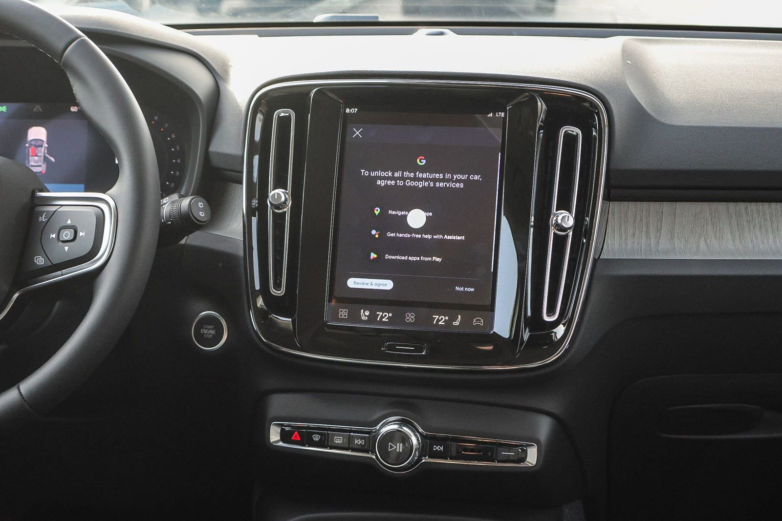 New 2026 Volvo XC40 B5 Plus w/ Climate Package AWD/4WD image 24