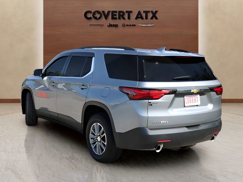 Used 2023 Chevrolet Traverse LT image 3
