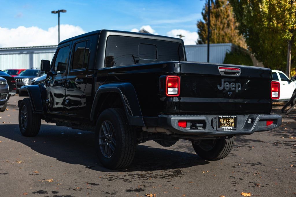 Used 2024 Jeep Gladiator Sport image 13