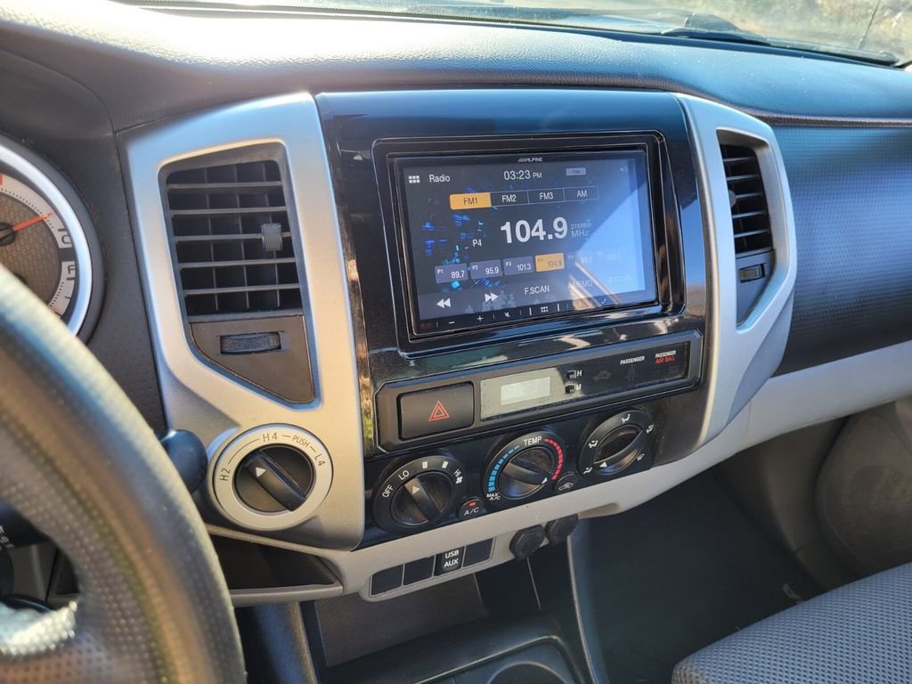 Used 2014 Toyota Tacoma 4x4 Double Cab w/ TRD Sport Package image 19