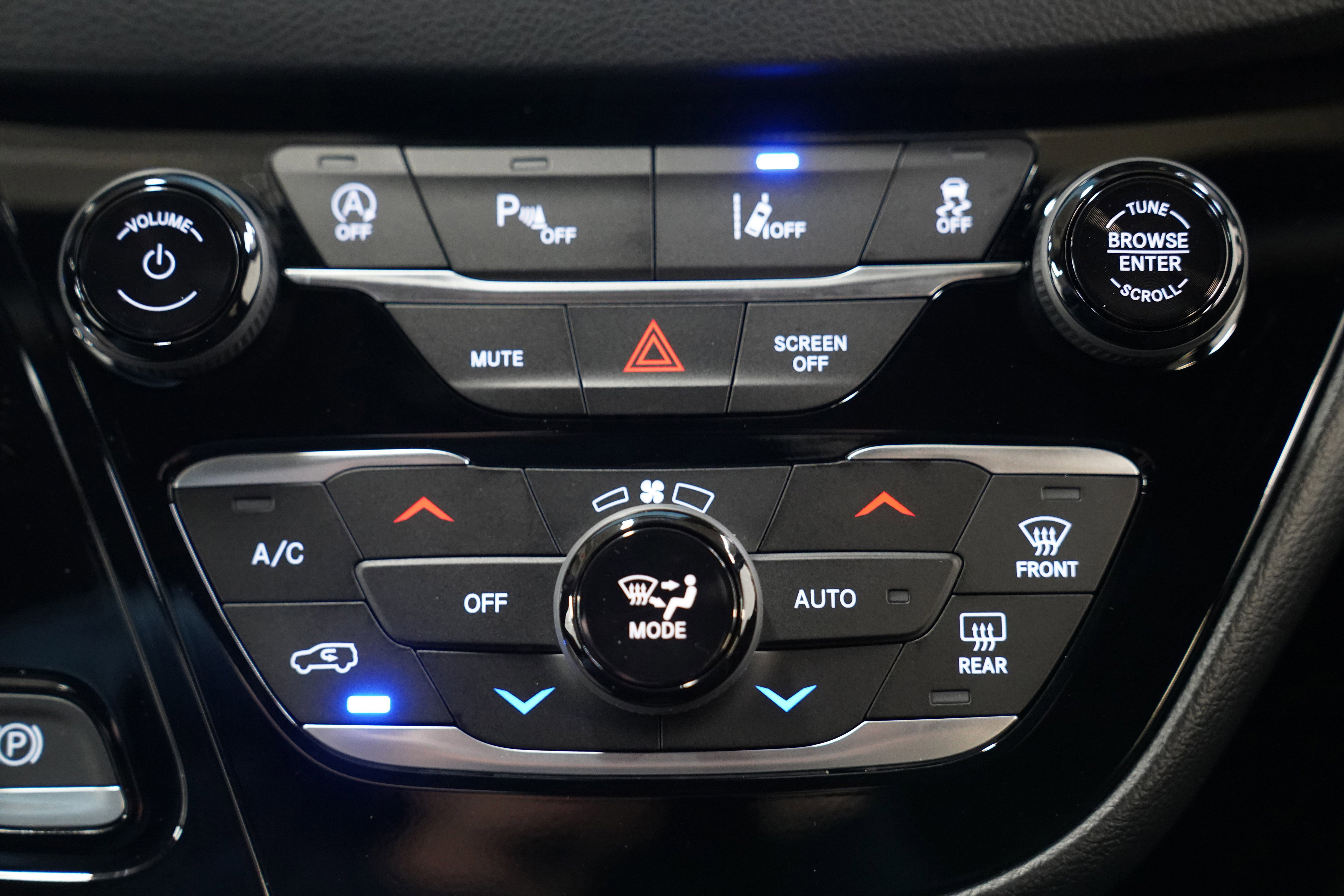 New 2026 Chrysler Voyager LX image 29