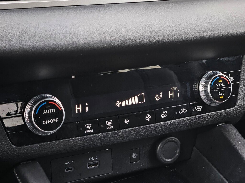 Used 2024 Mitsubishi Outlander SE image 21