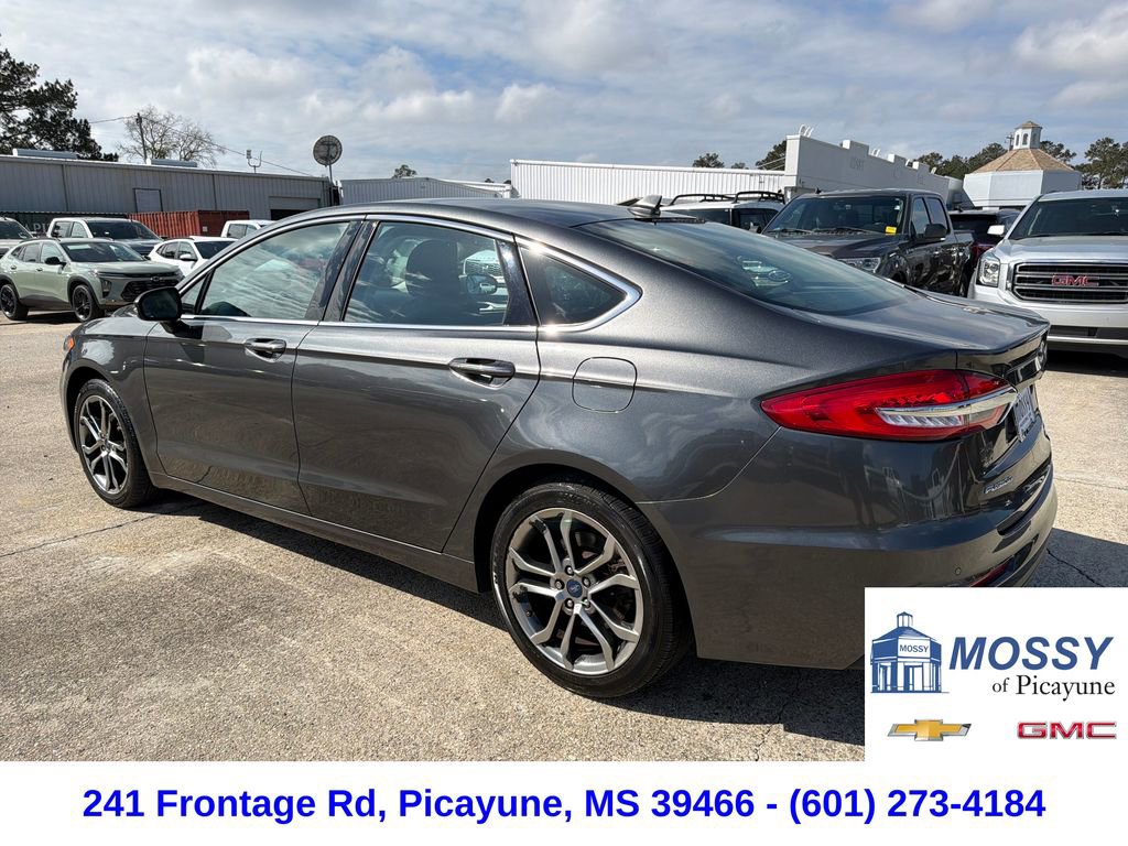 Used 2019 Ford Fusion SEL image 3
