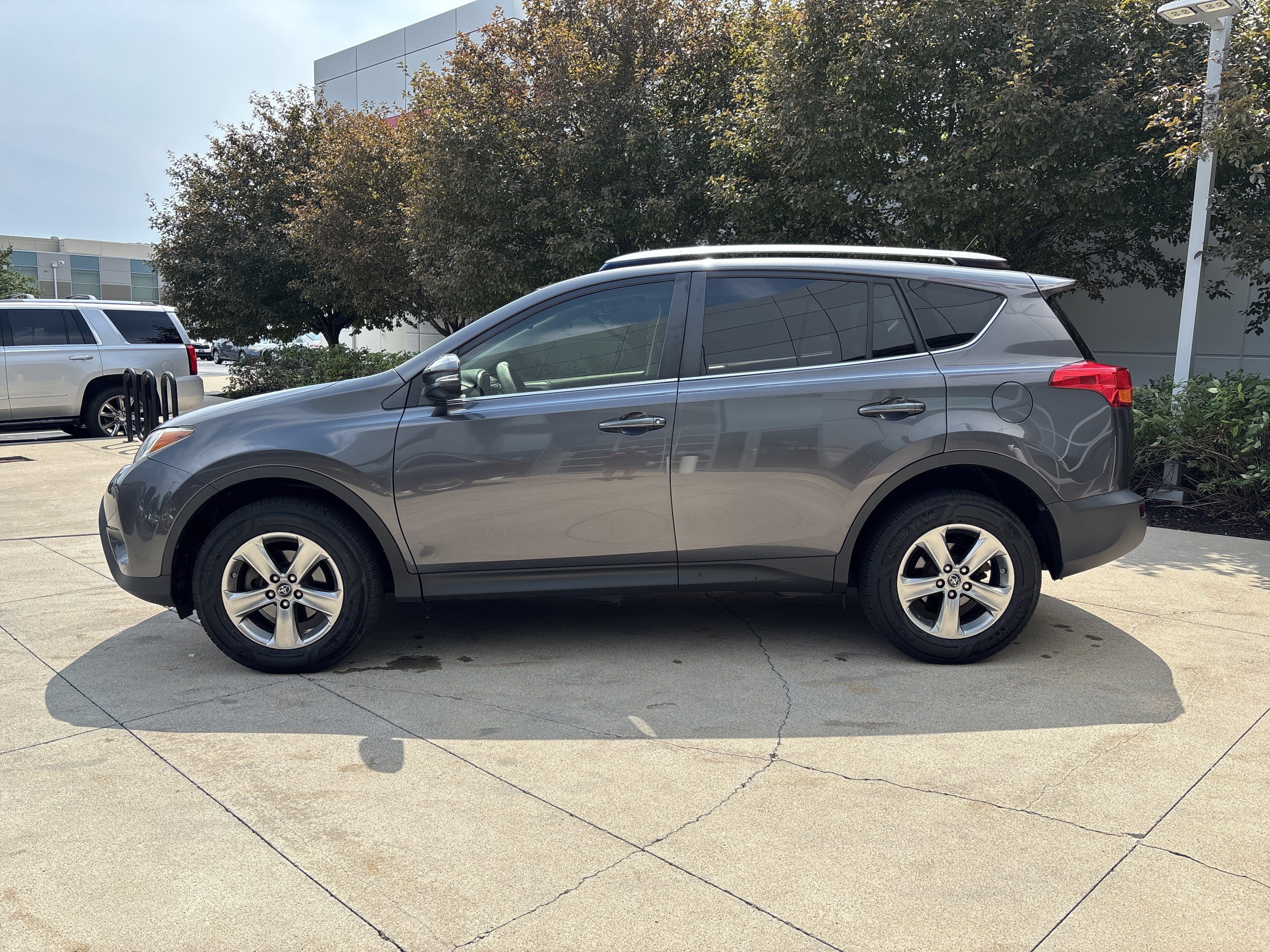 Used 2015 Toyota RAV4 XLE FWD image 9