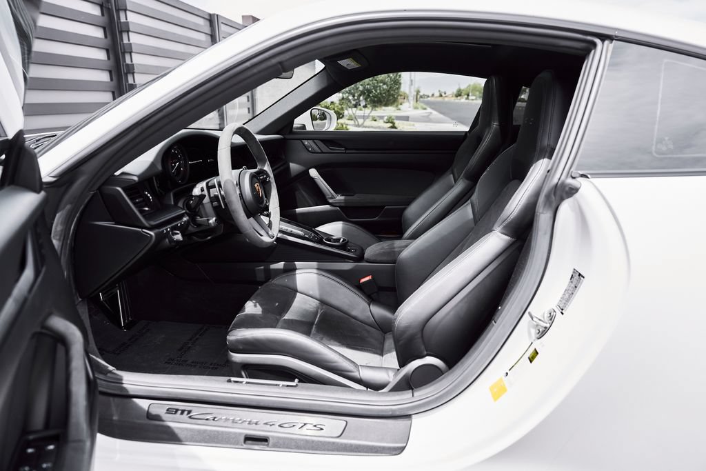 Used 2024 Porsche 911 Carrera 4 GTS AWD/4WD image 27