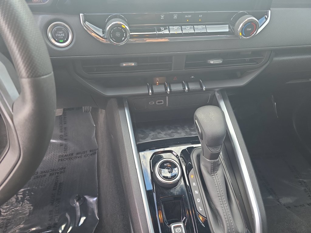 Used 2024 Chevrolet Colorado Trail Boss AWD/4WD image 17