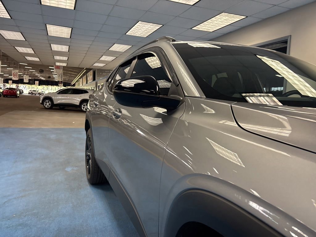 Used 2024 Chevrolet Trax ACTIV w/ Sunroof Package FWD image 4