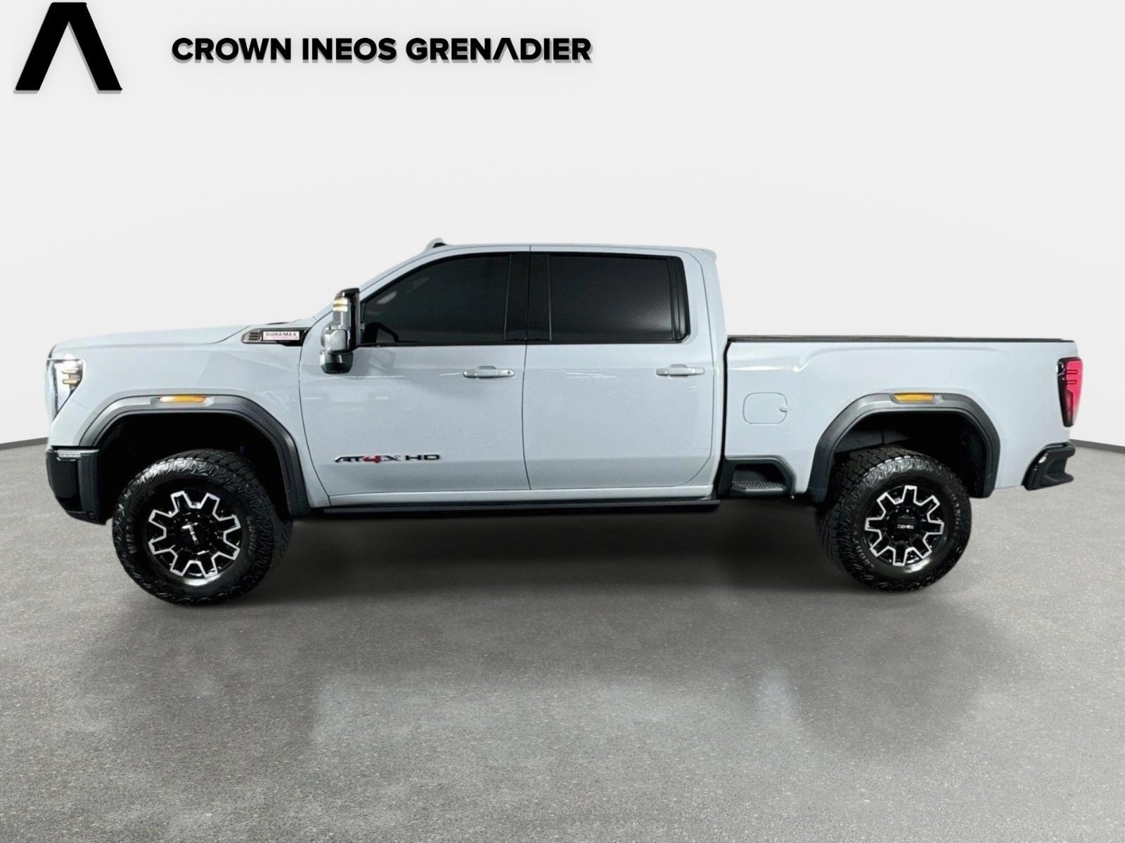 Used 2024 GMC Sierra 2500 AT4X AWD/4WD image 8