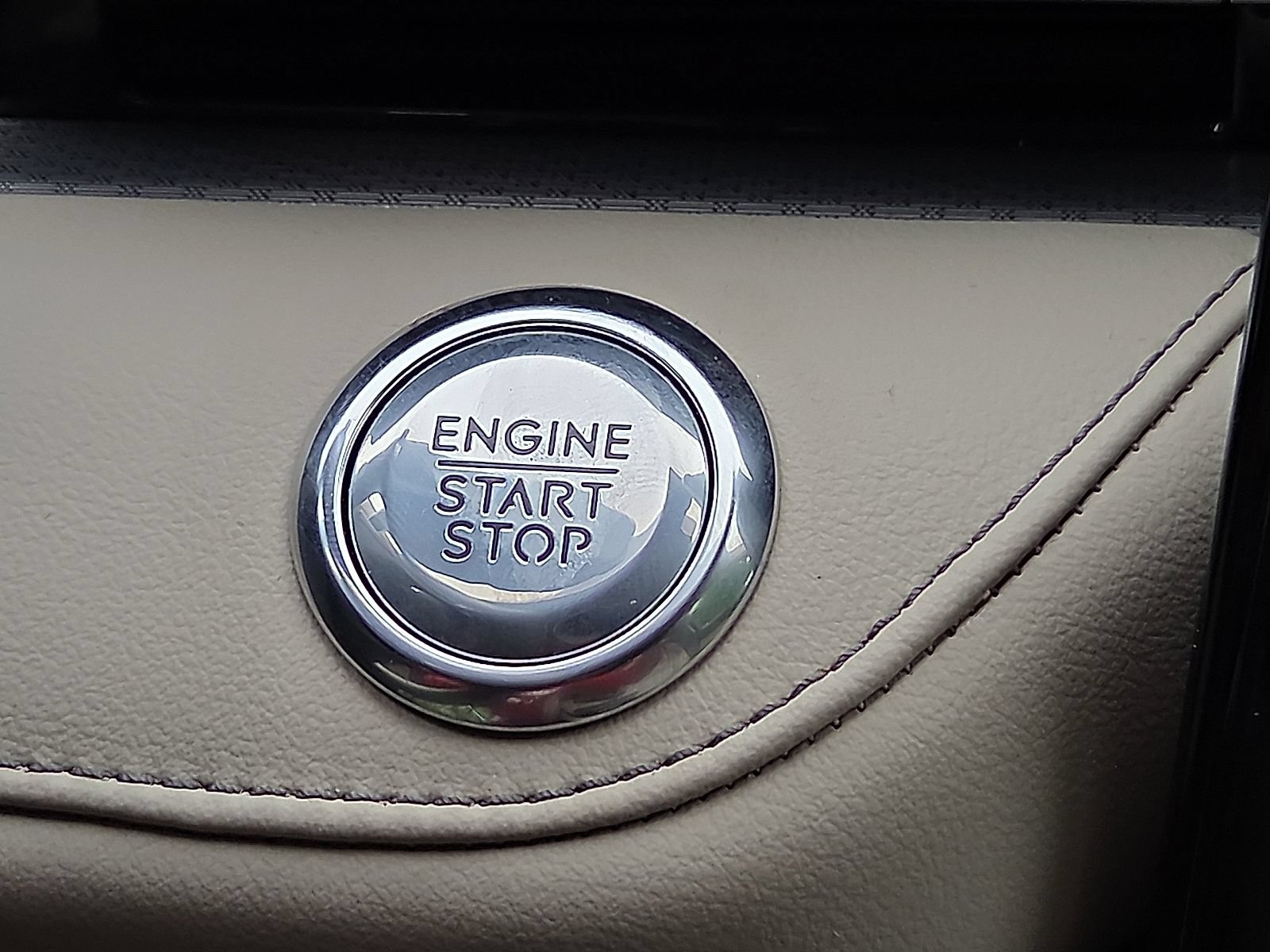 Used 2025 Lincoln Nautilus Premier AWD/4WD image 18