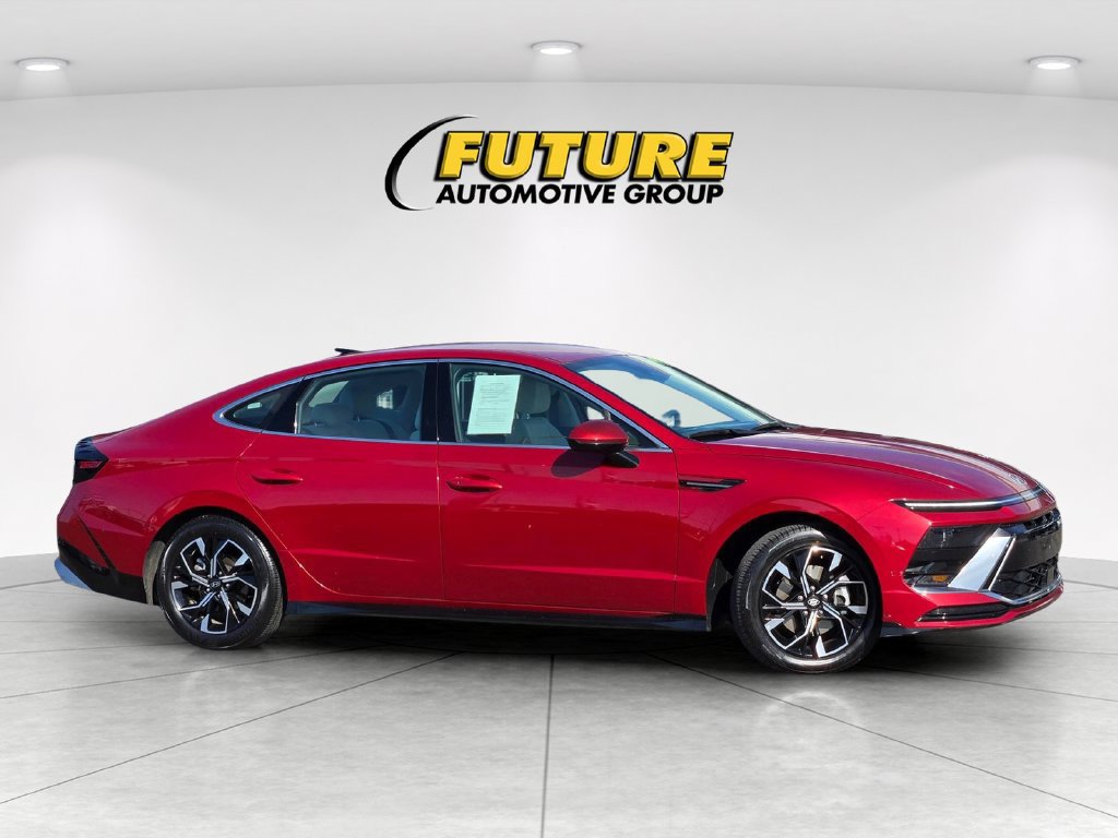 Used 2025 Hyundai Sonata SEL FWD image 3