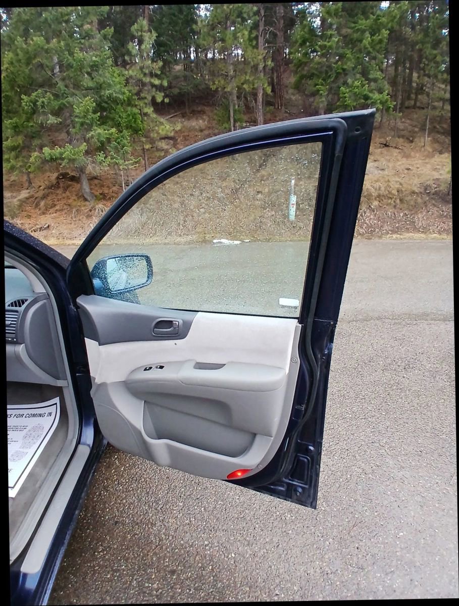 Used 2006 Kia Sedona LX image 10