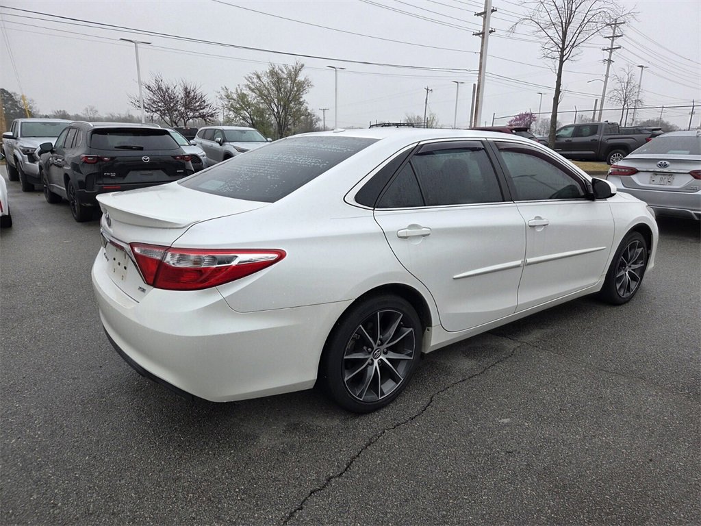 Used 2017 Toyota Camry XSE w/ Moonroof Package image 4