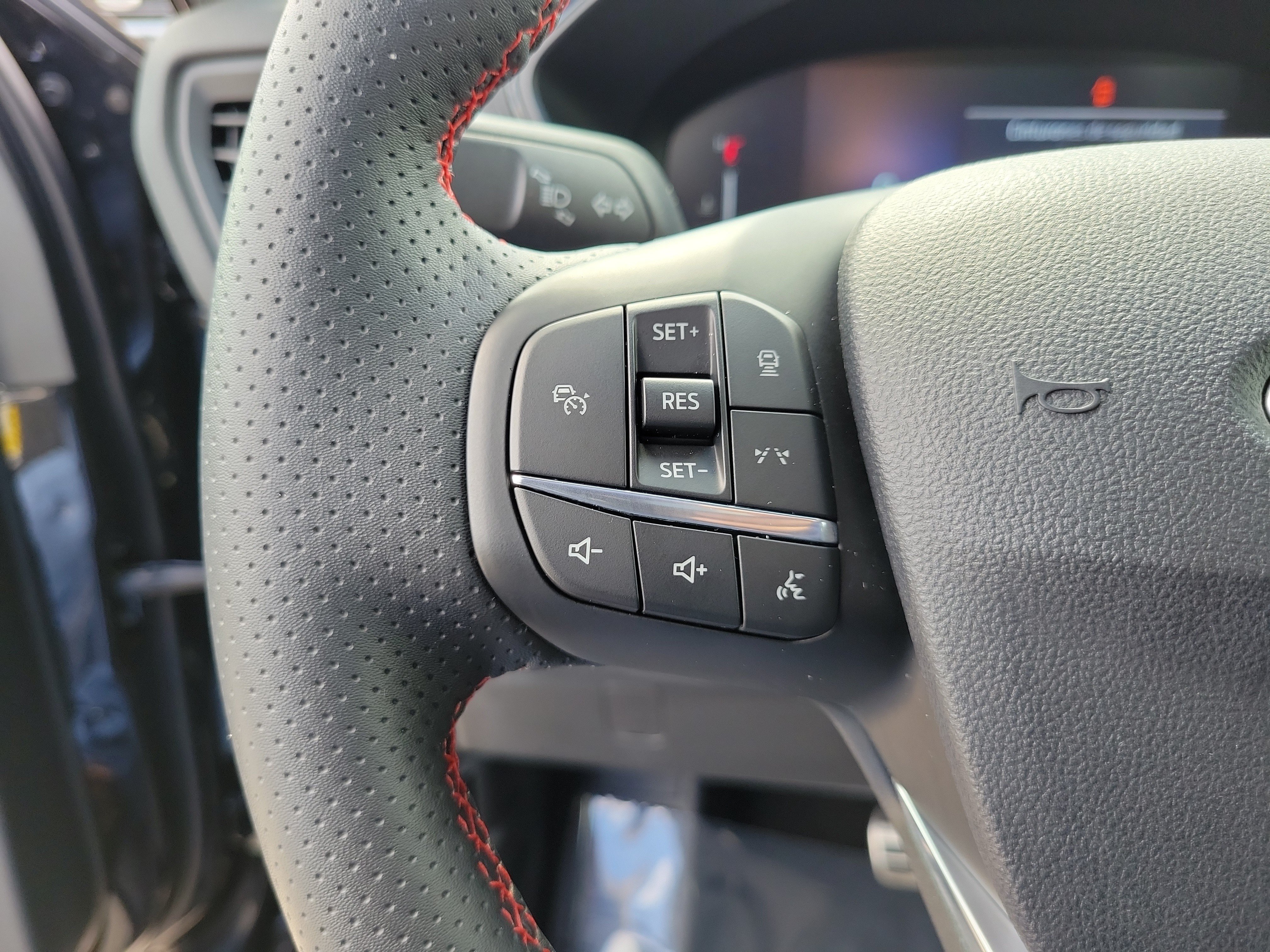 Used 2024 Ford Escape ST-Line w/ Tech Pack #1 FWD image 23