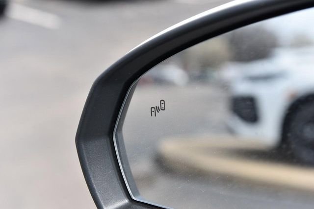 New 2025 Volkswagen Taos SE image 9