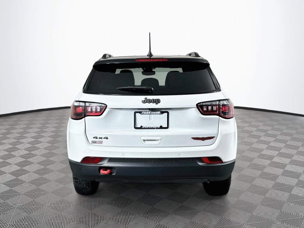 Certified 2025 Jeep Compass Trailhawk AWD/4WD image 9