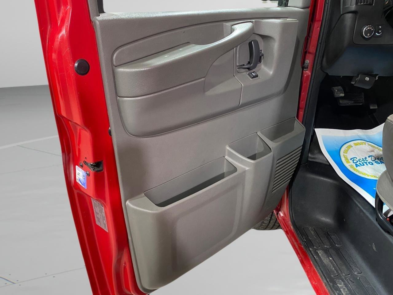 Used 2008 Chevrolet Express 3500 3500 Cargo w/ Chrome Appearance Package image 14