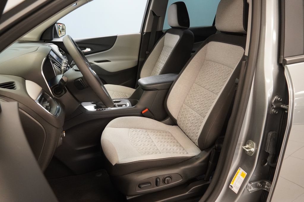 Used 2024 Chevrolet Equinox LS FWD image 3