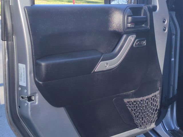 Used 2015 Jeep Wrangler Unlimited Rubicon w/ Dual Top Group image 30