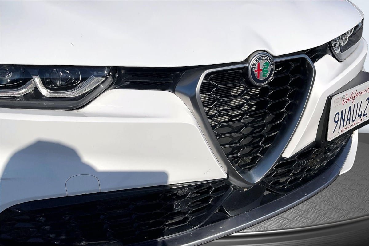 Used 2024 Alfa Romeo Tonale Ti w/ Premium Interior Package AWD/4WD image 28