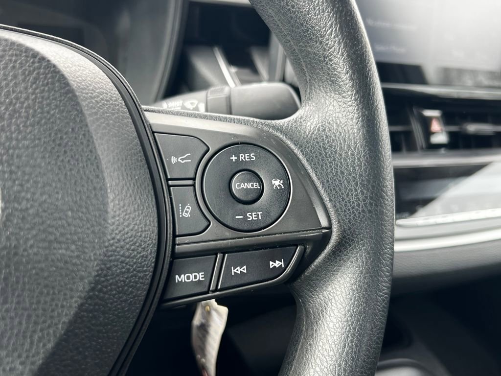 Used 2022 Toyota Corolla LE image 18