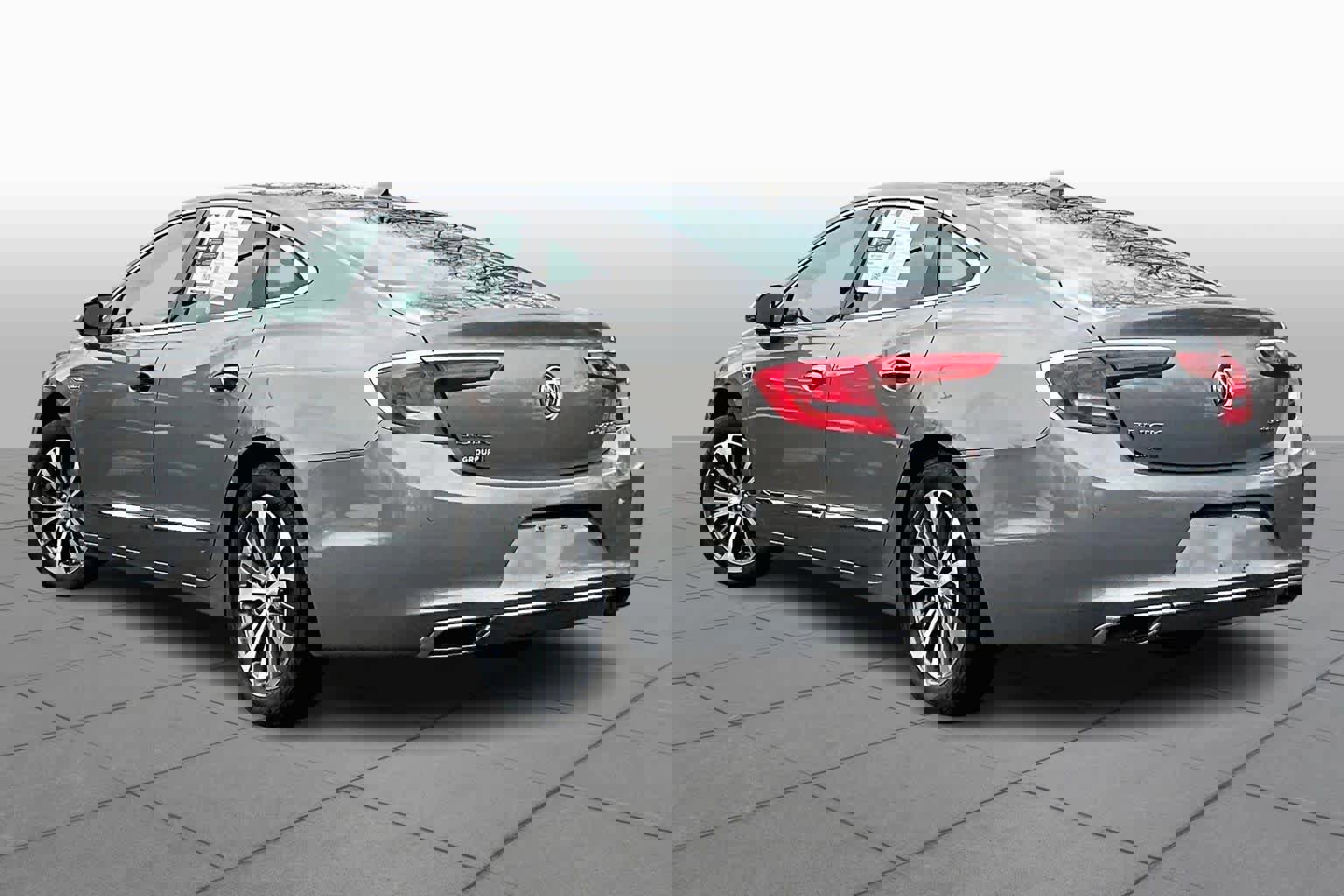 Used 2017 Buick LaCrosse Essence image 11