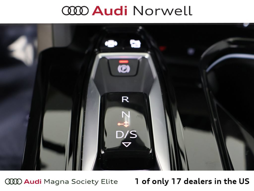 Used 2025 Audi Q5 Premium w/ Convenience Package AWD/4WD image 4