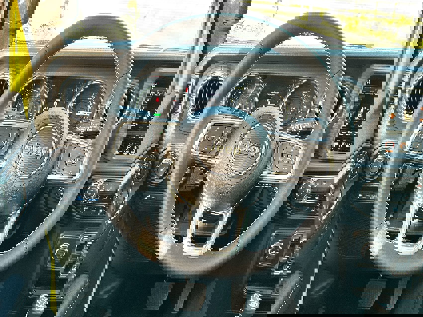 New 2023 Jeep Wrangler Sahara w/ Cold Weather Group image 14