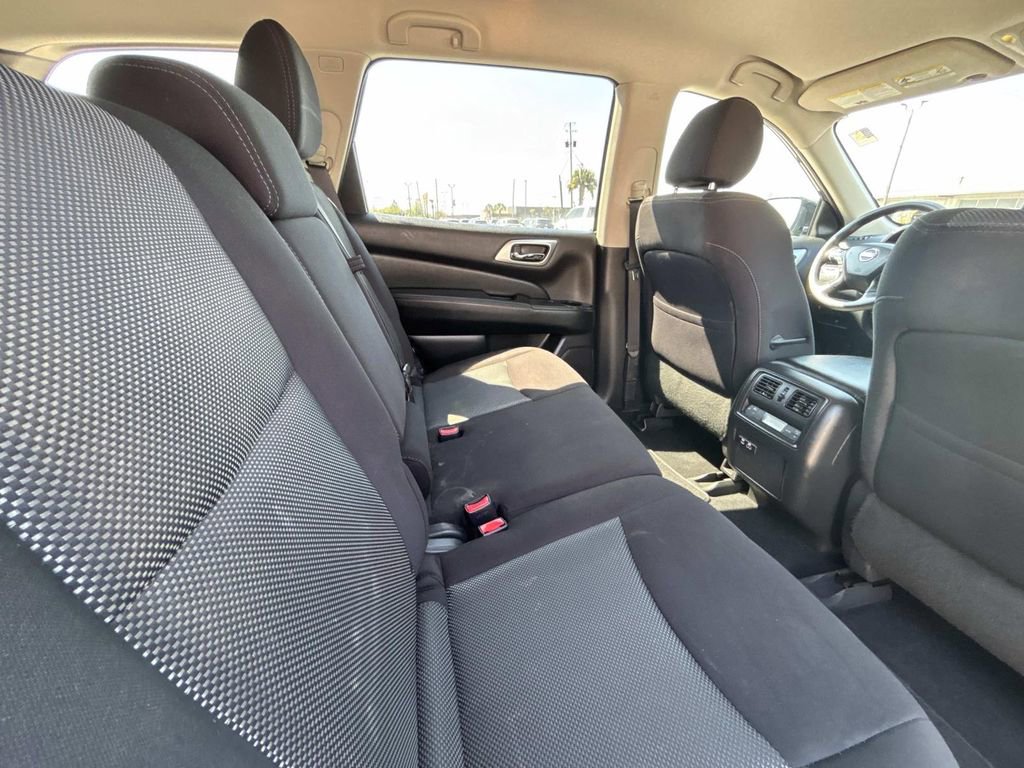 Used 2020 Nissan Pathfinder S AWD/4WD image 13