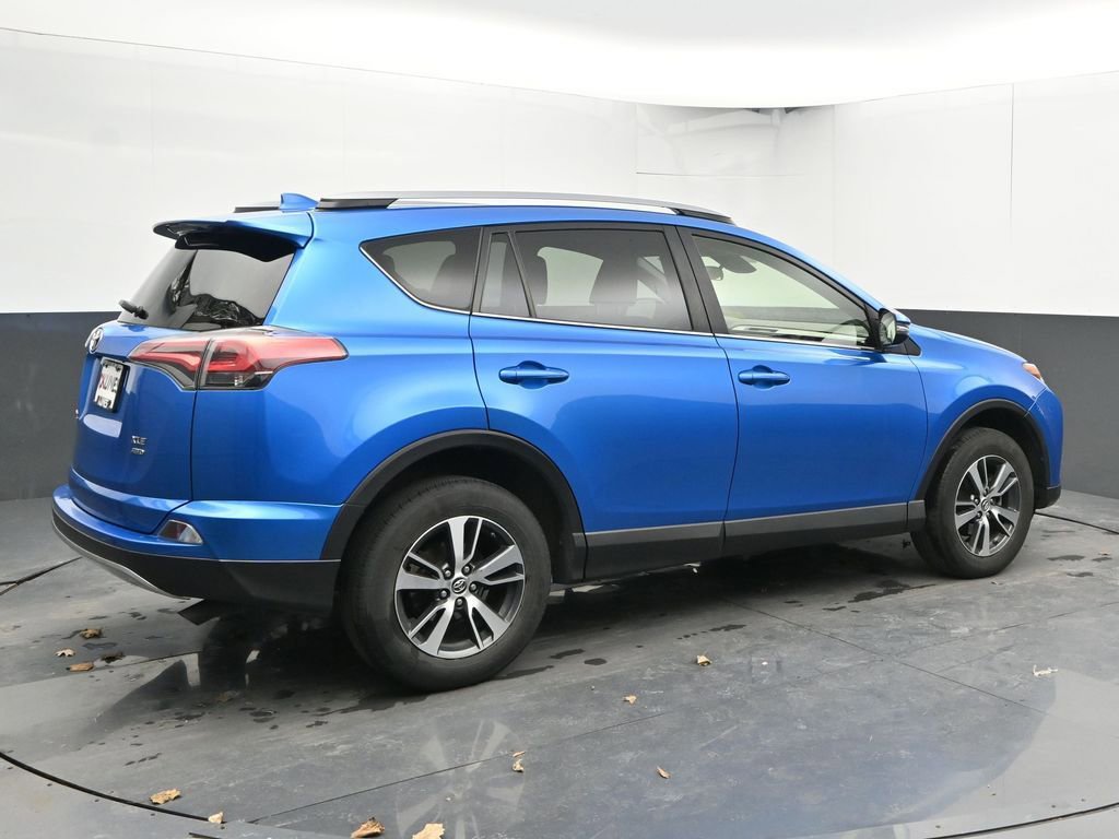 Used 2018 Toyota RAV4 XLE image 11