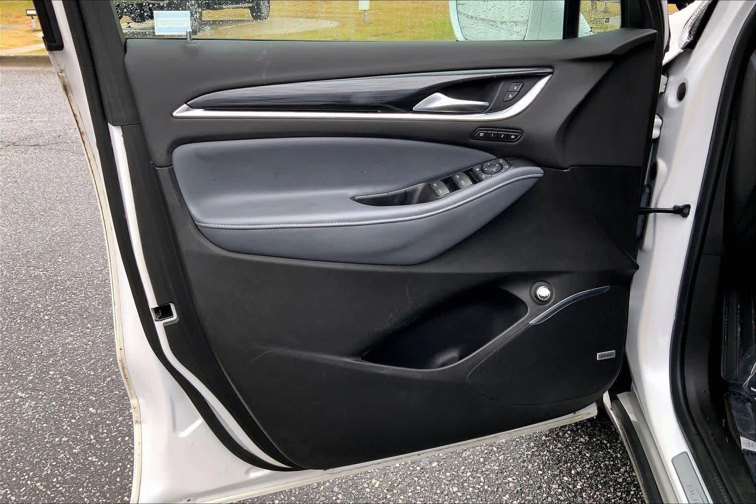 Used 2018 Buick Enclave Premium w/ Experience Buick Package image 21