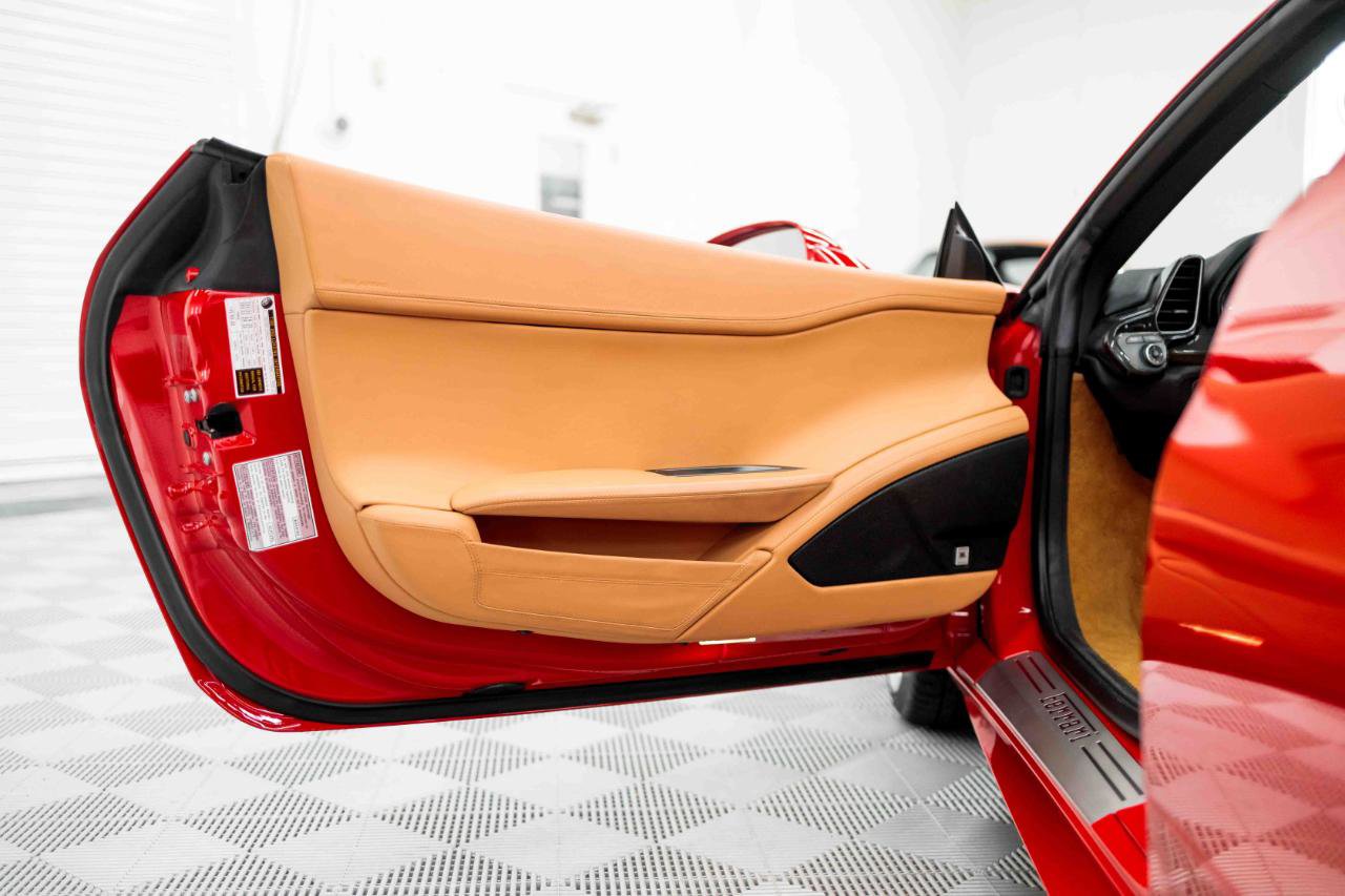 Used 2013 Ferrari 458 Spider RWD image 45