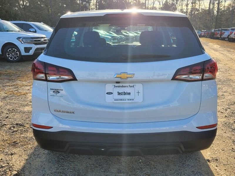 Used 2022 Chevrolet Equinox LS image 9