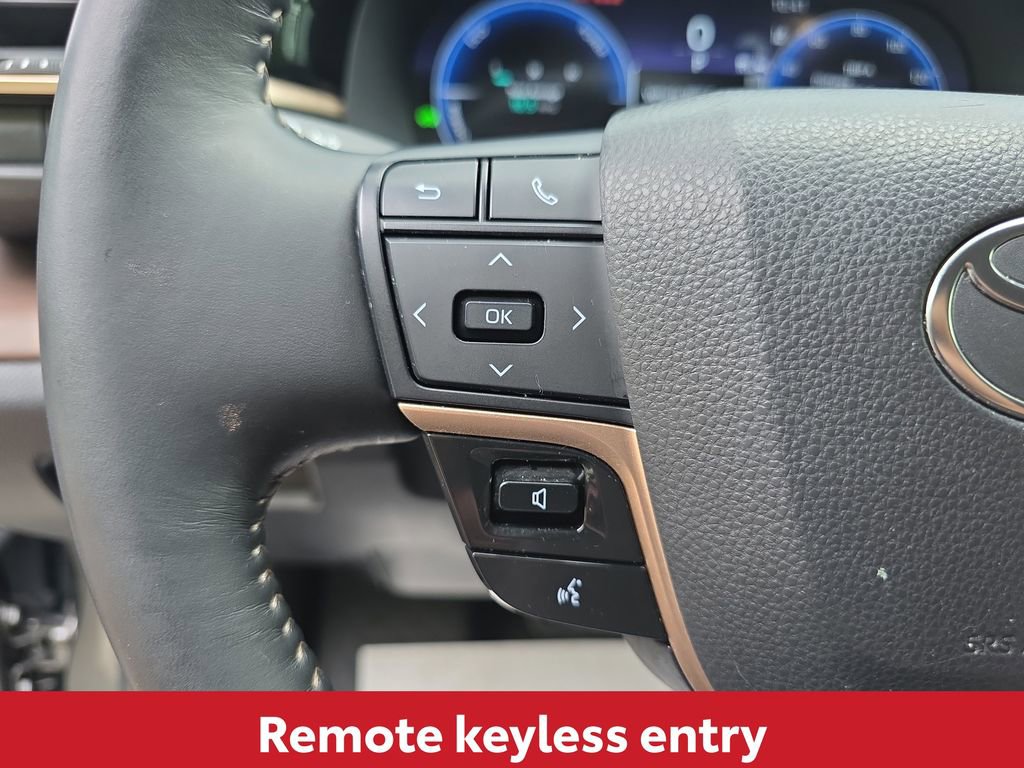 Used 2024 Toyota Crown Limited AWD/4WD image 21