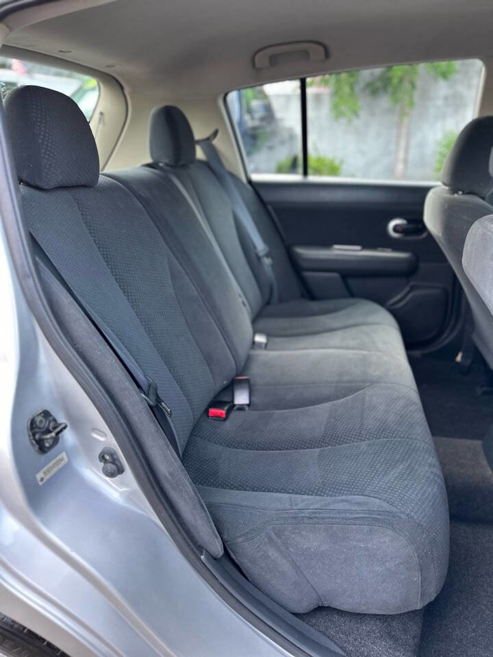 Used 2012 Nissan Versa 1.8 S w/ Special Edition Pkg image 17