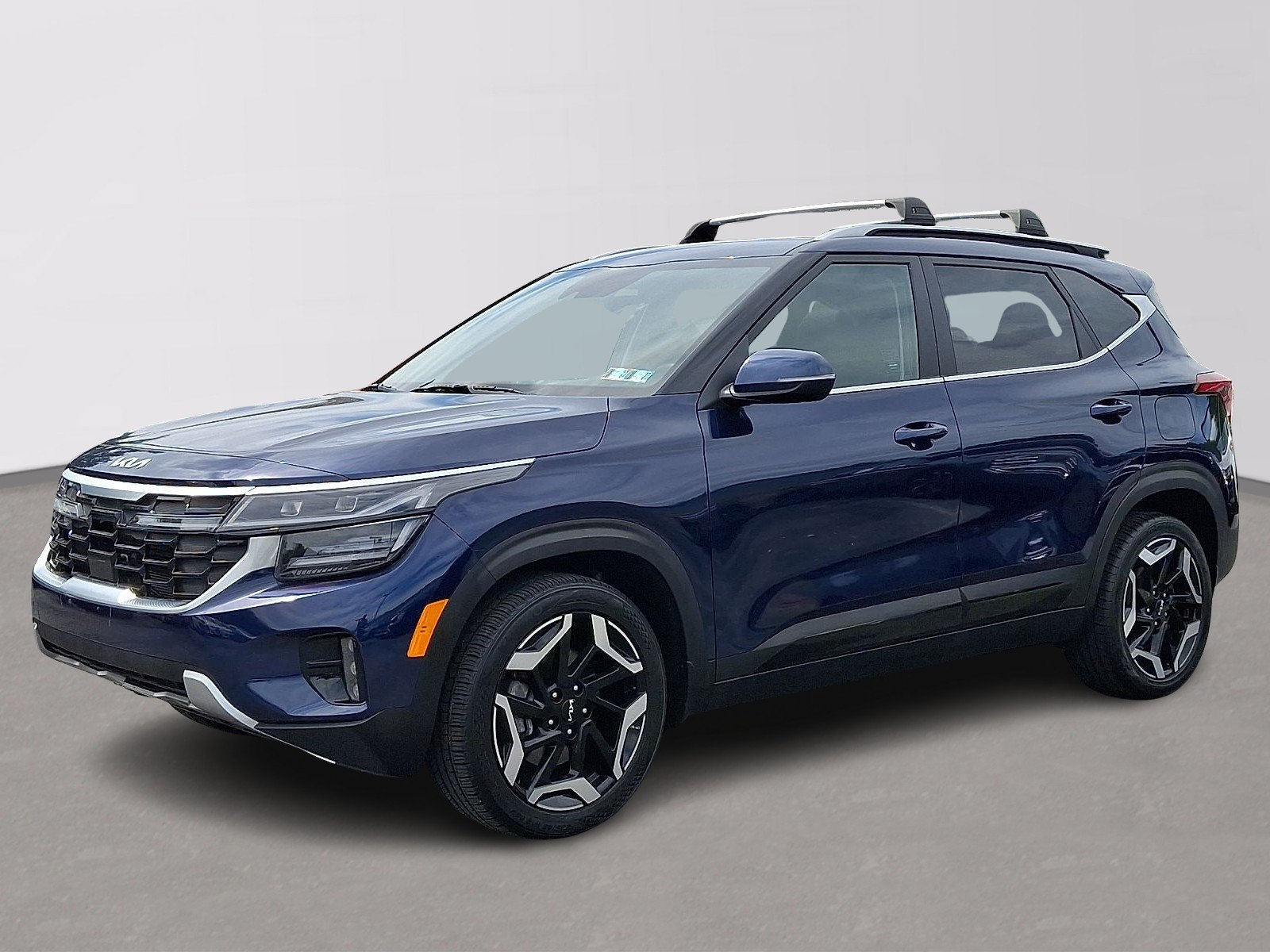 Used 2024 Kia Seltos SX w/ SX Sunroof Package AWD/4WD image 3