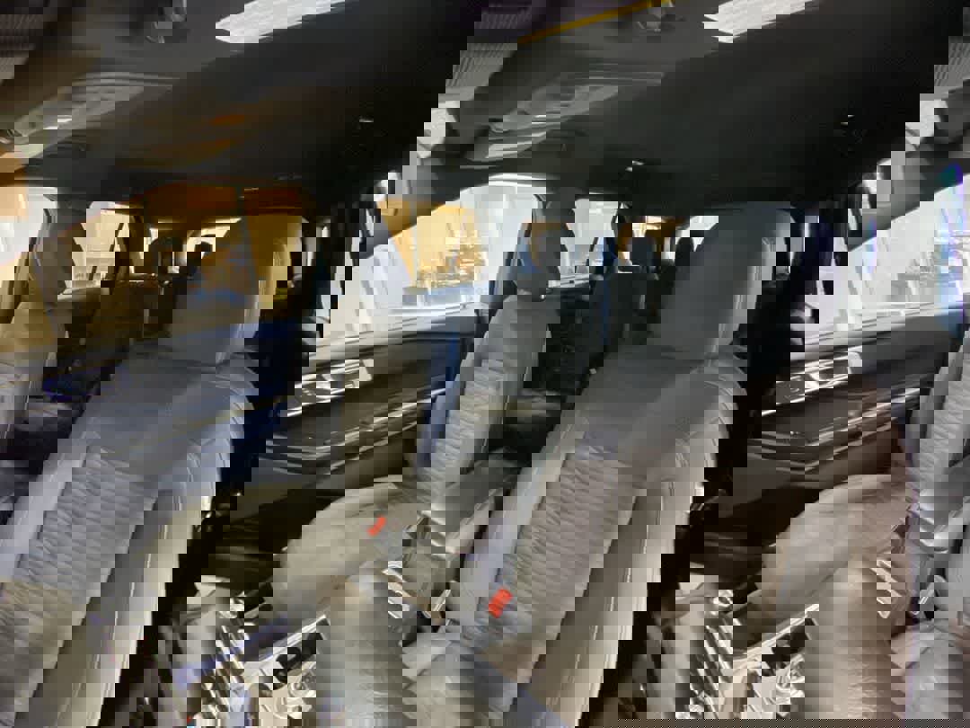 Used 2020 Ford Explorer XLT w/ Comfort Package image 14