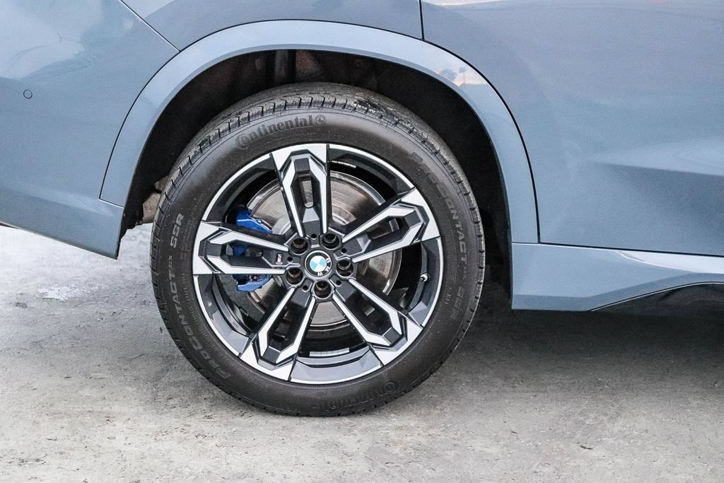 Used 2024 BMW X1 M35i w/ Shadowloine Package AWD/4WD image 12
