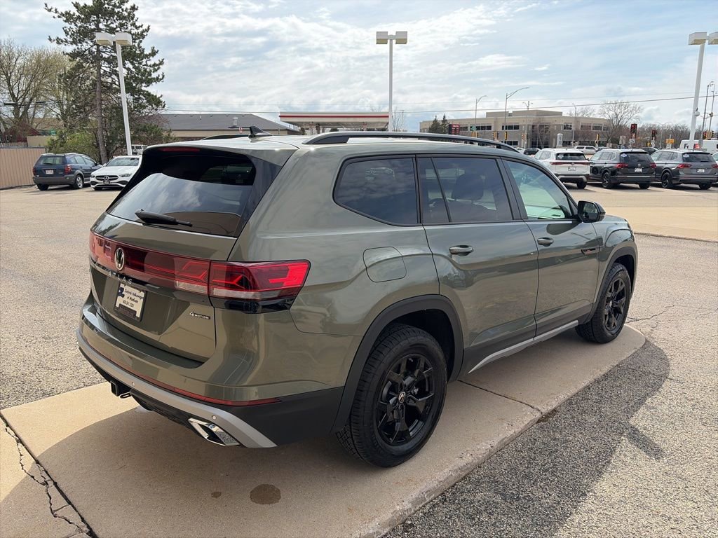 Certified 2025 Volkswagen Atlas Peak Edition SE image 9